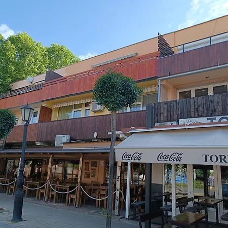 100 Lepes - 100 Steps - With Huge Terrace Next To The Thermal Bath Appartement *