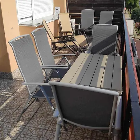 Apartman 100 Lepes - 100 Steps - With Huge Terrace Next To The Thermal Bath Harkány