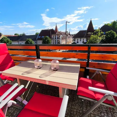 Apartman 100 Lepes - 100 Steps - With Huge Terrace Next To The Thermal Bath Harkány